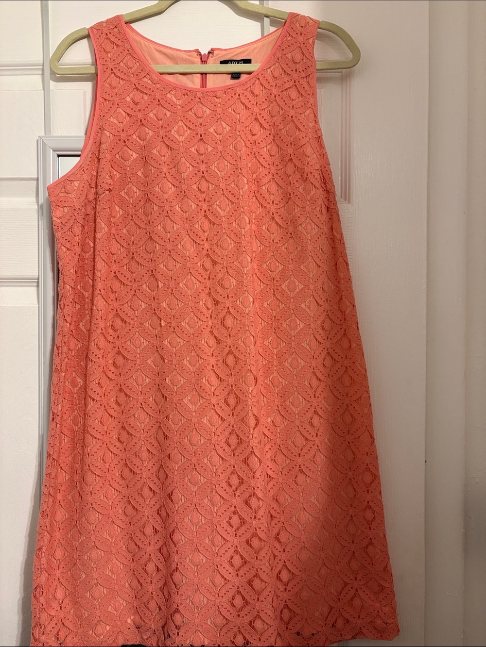 Apt. 9 Coral Lace Sleeveless Shift Dress PtP 21 Length 36